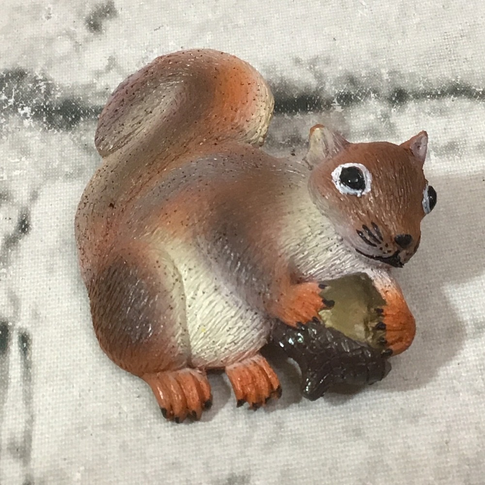 Squirell With‎ Chestnut Plastic Pin Lapel Pin Animal Wildlife Fall Vintage